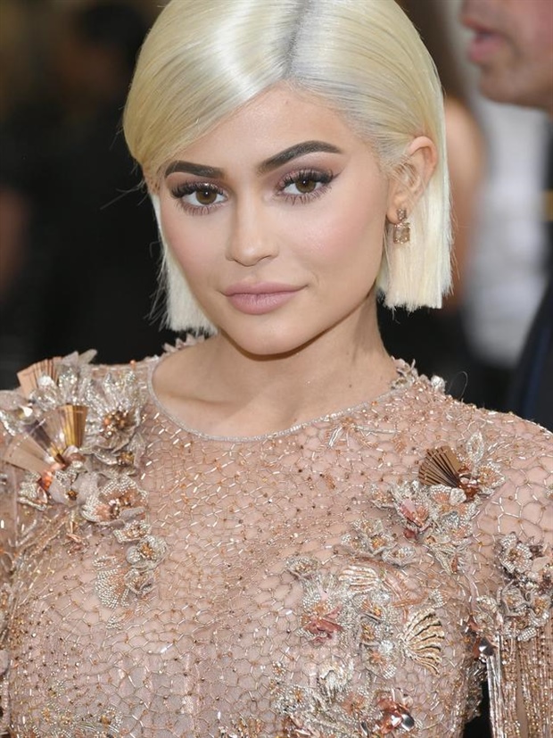 Kylie Jenner Hairstyles for Bob Hair